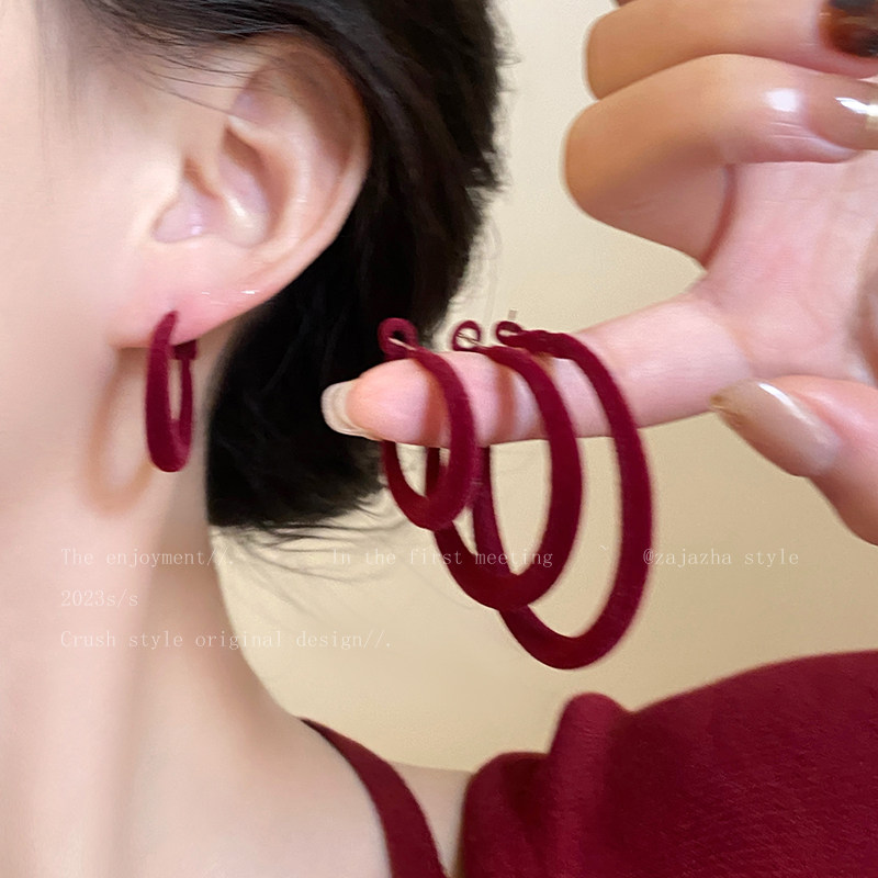 Серьги 安可拉红色植绒耳圈女高级感覆古港风新年耳饰品2025新款爆款耳环 OTHER