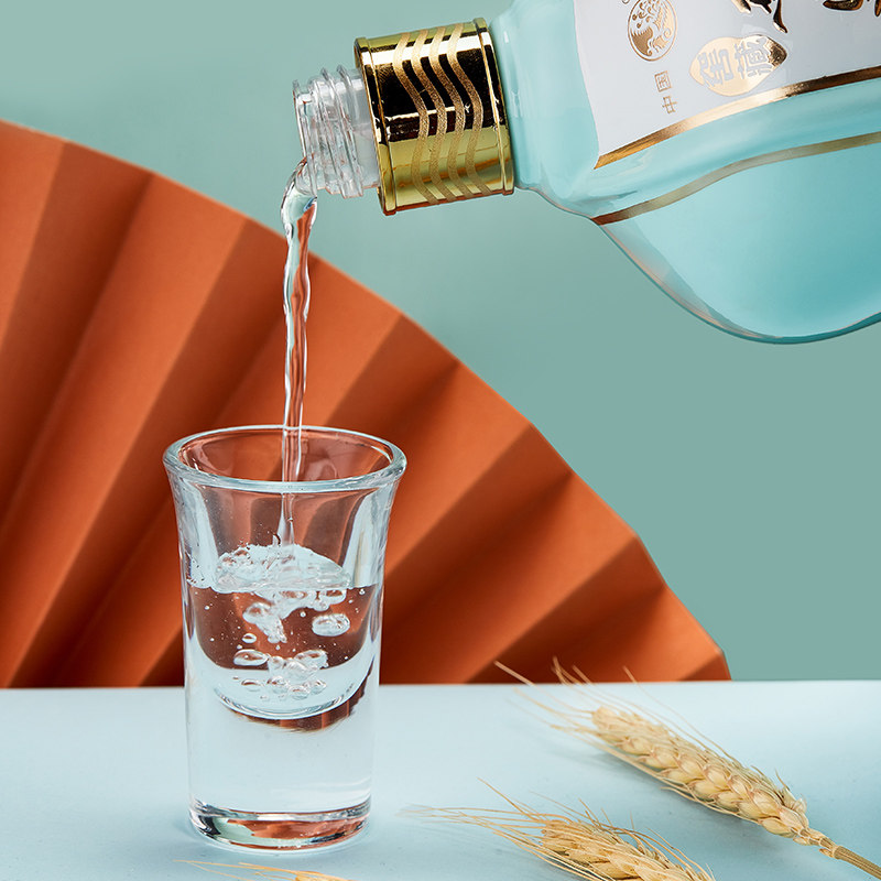 西凤酒 青瓷尊品 45度绵柔凤香型白酒 500ml 天猫优惠券折后￥128包邮（￥178-50）京东￥178