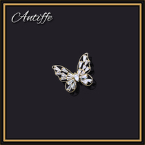 2021 new fashion luxury smart butterfly brooch high-end womens summer anti-light buckle artifact fairy quality pin