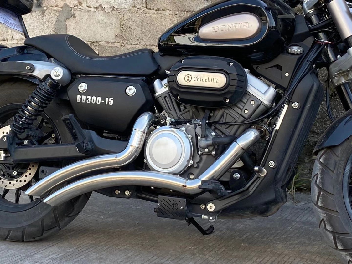 Gold gira 300 modified two out of two-VH exhaust pipe running up to BD300 stainless steel inclined opening straight row removable silencer