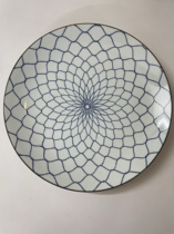 Return to Japan Arita Hizen Ware Mansenzuo’s classic fishnet pattern plate