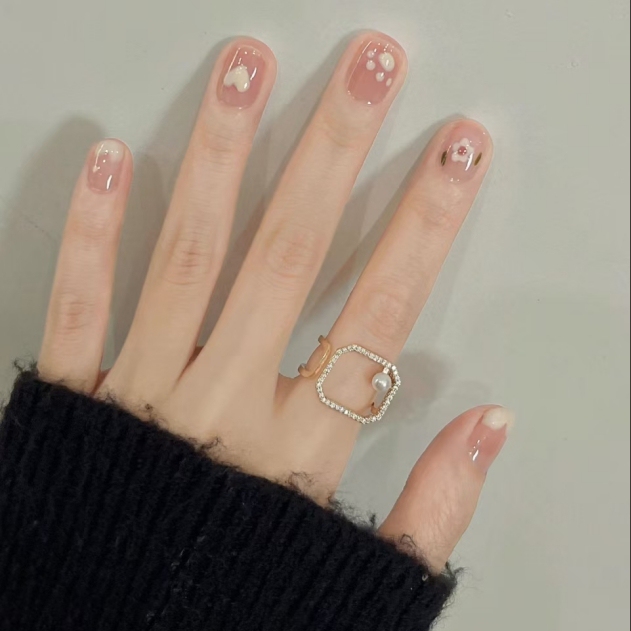 Handmade Short Painted Nails, Fresh and Simple Graffiti, Cute Little Flowers, Fake Nails for Girls, Versatile for Daily Use Handmade Short Painted Nails, Fresh and Simple Graffiti, Cute Little Flowers, Fake Nails for Girls, Versatile for Daily Use