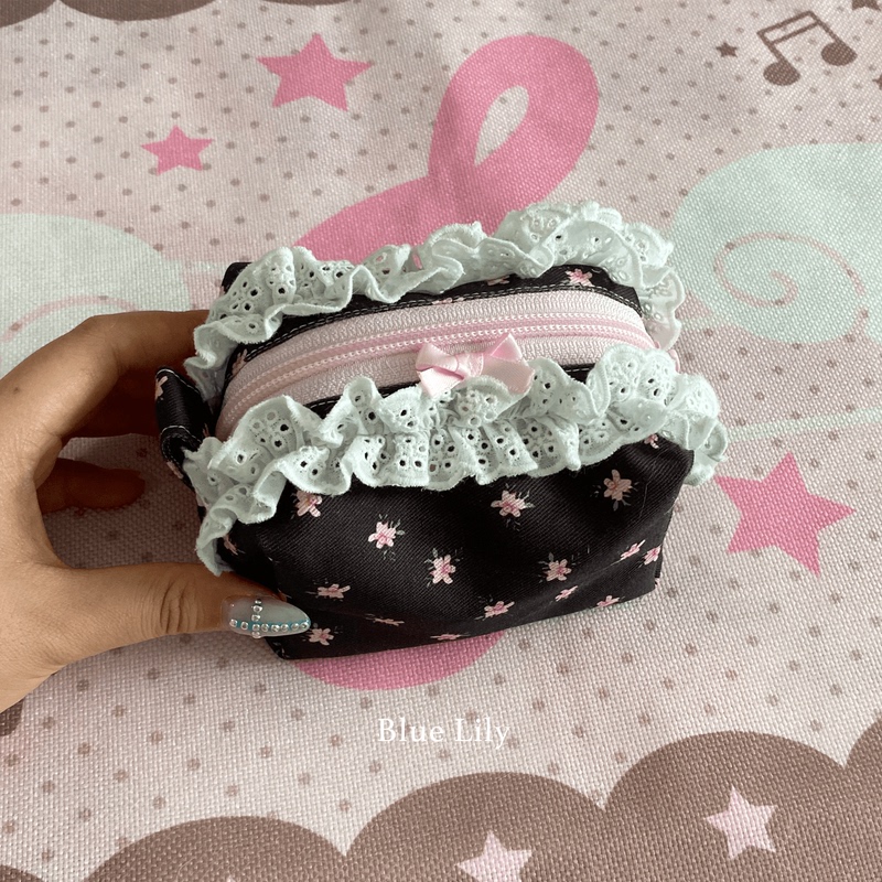 Bluelily |   Korean-Style Niche Black and Pink Floral Lace Original Handmade Cosmetic Bag Storage Bag Camera Bag