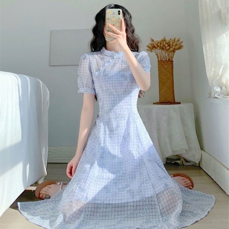 Improved flagrobe 2022 summer new female skirt French retro - gallop and thin - grade embroidery temperament dress