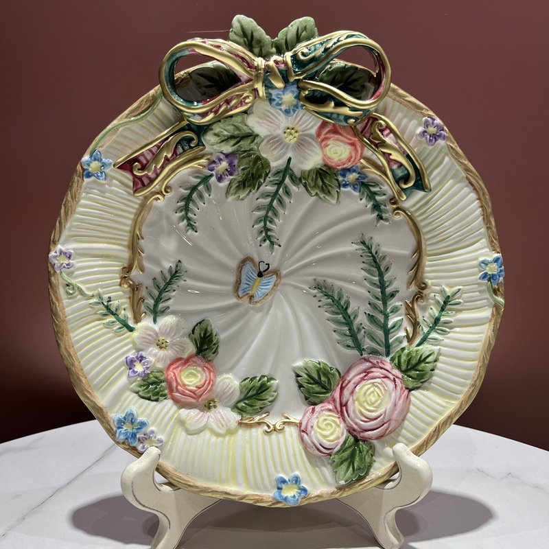 Cream-Colored European Pastoral Style Decorative Plate, Living Room Tabletop Display Plate, Hand-Painted Bow Ceramic Wall Hanging Plate