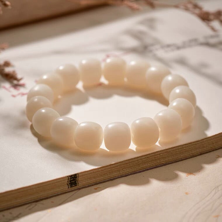 Handheld hand string around finger soft and high oily white jade Bodhi root old type barrel bead single ring Buddha pearl high Miko original seed Wen playing