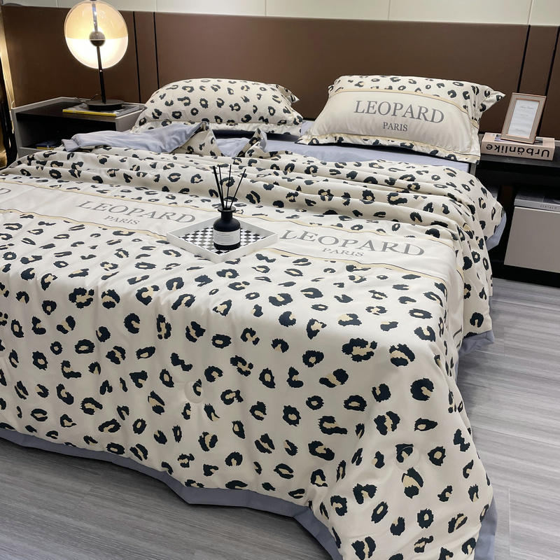 Small fragrant wind BAO WEN cold sensual silk washed true silk air conditioning by ice and summer is lightly luxurious and cool by four sets of thin quilts-Taobao