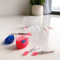 Lip mask brush silicone lip brush Mini small small portable lip balm Vaseline paint lip mask small brush sea blue mystery