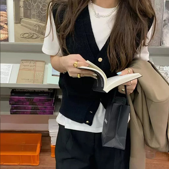 Women's Autumn and Winter V-Neck Vest with Shirt, Knitted Cardigan Layered with Short Sleeveless Sweater Vest and Outerwear