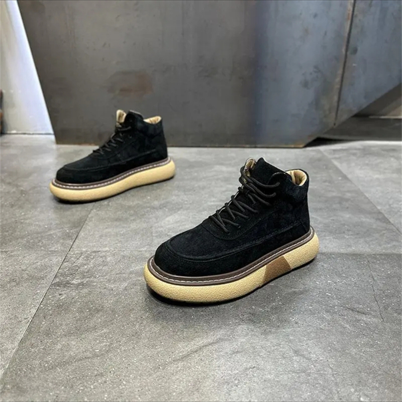 英伦街头风尚：男士高帮马丁靴如何引领秋季潮流