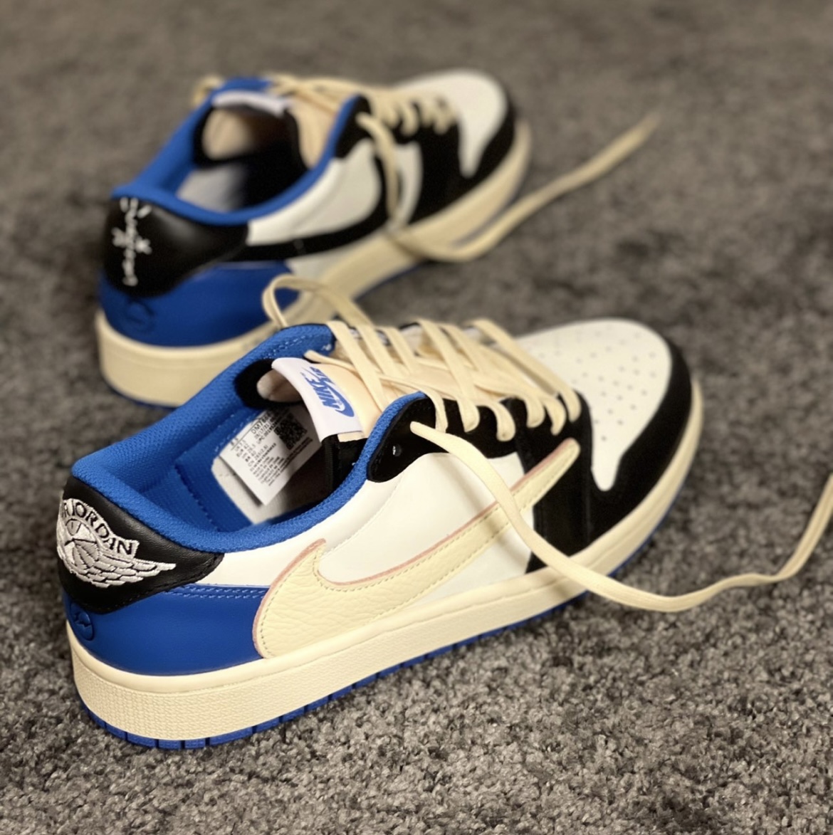 Air Jordan 1 Low TS闪电倒钩6.0白棕油蜡鞋带怎么选？黑白打蜡鞋带真实测评