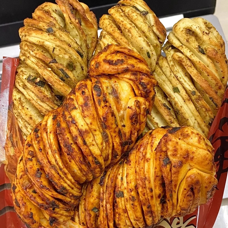 2026『网红爆款』！烤花卷半成品如何做到又香又酥？