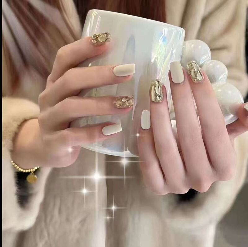 Spring and Summer Hot-Selling Pure Handmade Wearable Nails, Light Luxury Short Style, Yogurt White Fake Nails with Full Rhinestones, Elegant Nail Art, Medium-Long Style Spring and Summer Hot-Selling Pure Handmade Wearable Nails, Light Luxury Short Style, Yogurt White Fake Nails with Full Rhinestones, Elegant Nail Art, Medium-Long Style