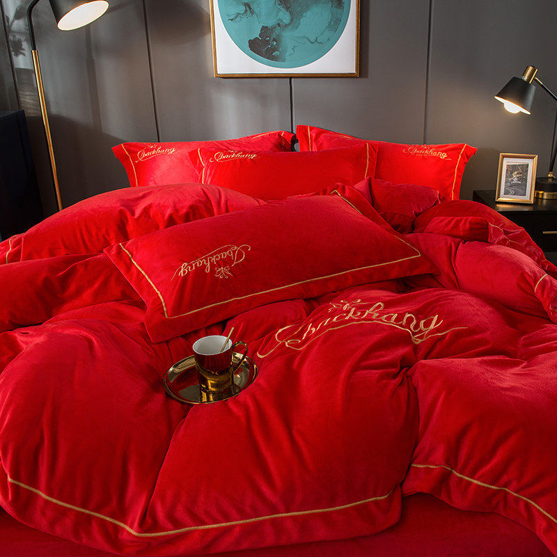 Thickened milk coral coral coral flannel four pieces of double flannel sleeved winter Falegavelt wedding bed red