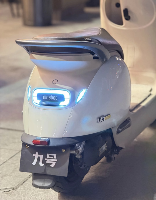 Ninebot Q Series Universal App Adjustable Boston Tail Light Turn Signal Line Non-Destructive Direct Installation for Small Q80 Q85C Tail Lights