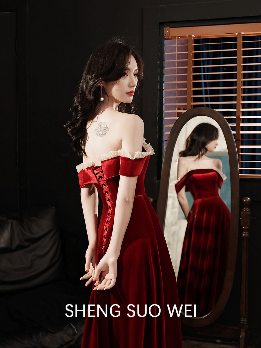 Wine red slim-fit velvet toast dress bride 2021 new temperament slim high-end texture engagement wedding dress female