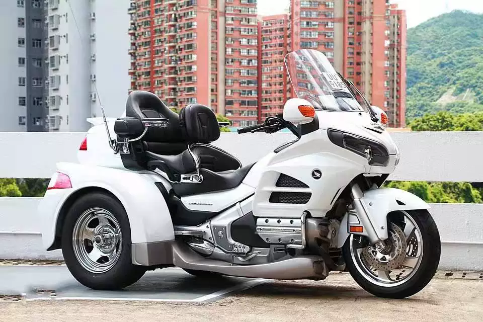 Импортированный Honda Golden Wing 1800cc это трёхколёсный роскошный круизный путешественник большой путешественник тяжёлый локомотив большой объём мотоцикл