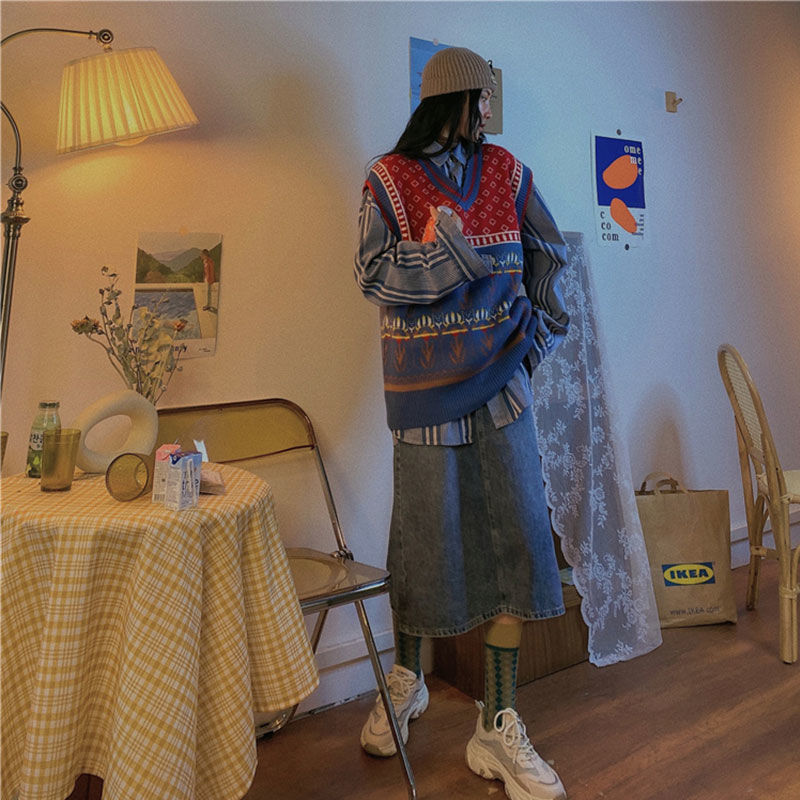 Vintage pattern V-neck sweater set Spring 2021 new thick knitted vest shirt two-piece set for women