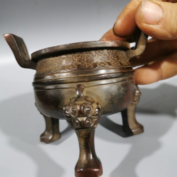 九龍宝石三足鼎 三足香炉 銅製 装飾品 工芸品 美術品 置物 九龍宝石三足鼎 三足香炉 銅製 装飾品 工芸品 美術品 置物 九龍宝石三