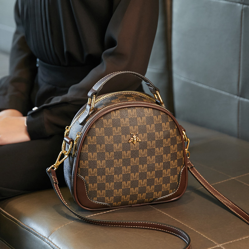 Purple Phantom shop 2022 Summer new minimalist small round bag Fashion 100 lap single shoulder inclined satchel double bag double