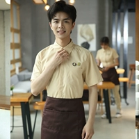 Бежевый фартук, короткий рукав