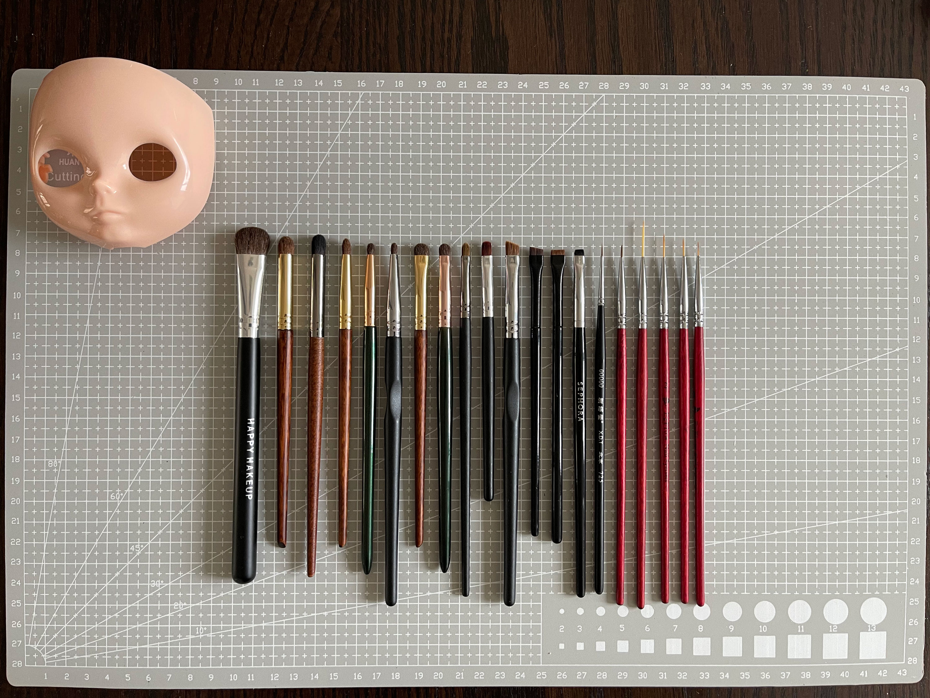 BJD Xiaobu changed her makeup with a fine pen brush