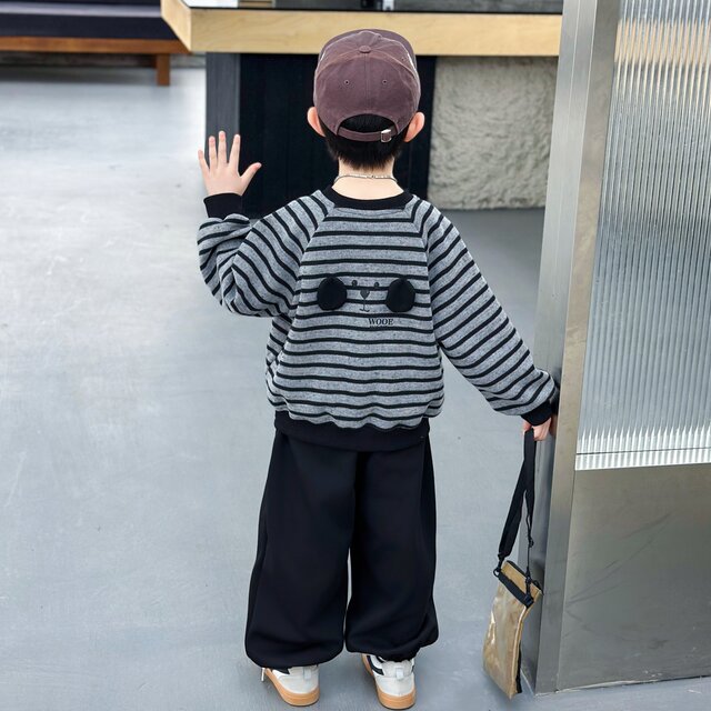 Boys' Spring Sports Suit 2026 New Stylish Striped Sweatshirt for Children, Cool Two-Piece Spring Outfit for Little Boys