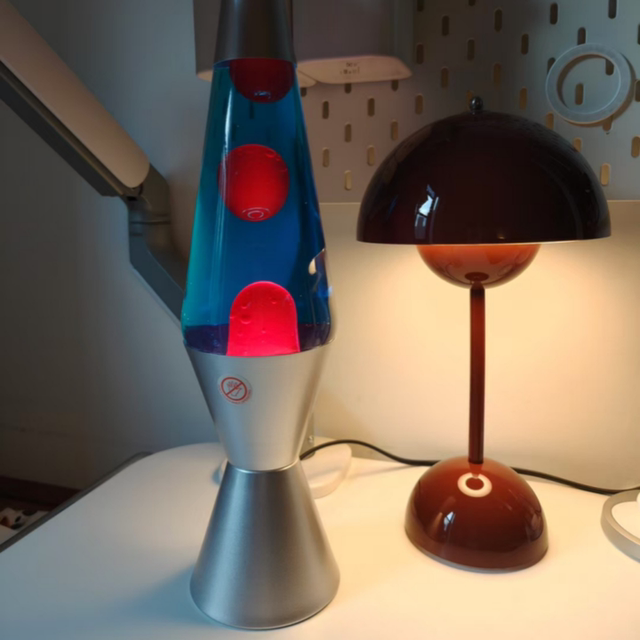 Retro Lava Lamp, Atmospheric Lamp, Bedroom Bedside Night Light, Desktop Decorative Table Lamp, Lava Jellyfish Floating Wax Lamp