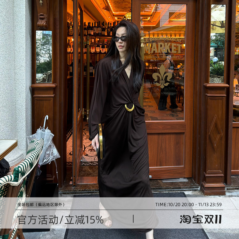 Wang Huanhuan Mslime【Gilded】Elegant and Slimming High-End Acetate V-Neck Lazy Style Vacation Dress for Women