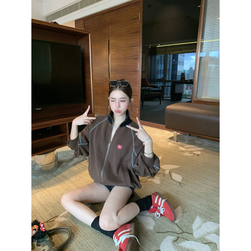 Ana Phora American Retro Brown Sports Jacket for Women in Autum Loose Contrasting Zipper Hooded Jacket Ana Phora American Retro Brown Sports Jacket for Women in Autum Loose Contrasting Zipper Hooded Jacket