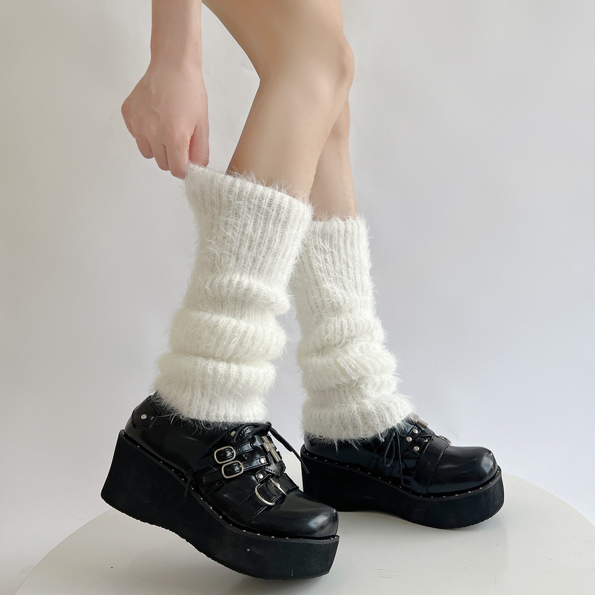 Day Ensemble Jk Plush Leg Cover Autumn Winter Style Thickened Warm Black & White Color Feather Yarn Knit Heaps Stocking Socks Condom Dual-use Gloves-Taobao