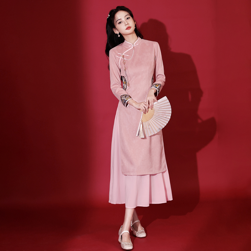 改良されたチャイナドレス新しい2025新しい女の子のレトロな気質のドレスピンクのアオザイ長袖ティードレス秋と冬