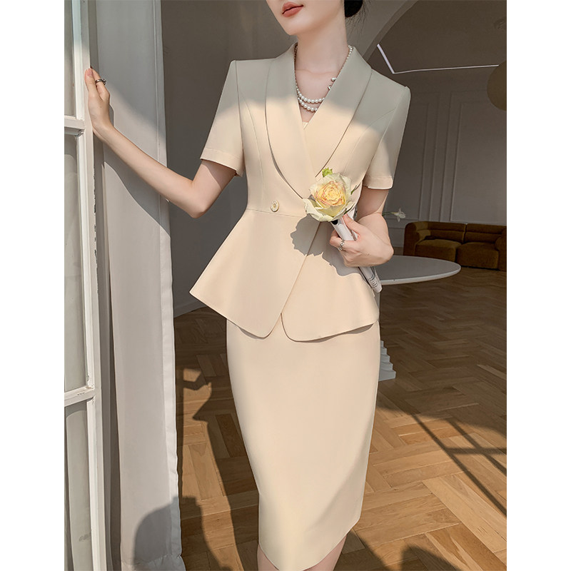 2025 summer lightweight blazer set: effortlessly chic and professional,  this short-sleeved blazer and skirt set