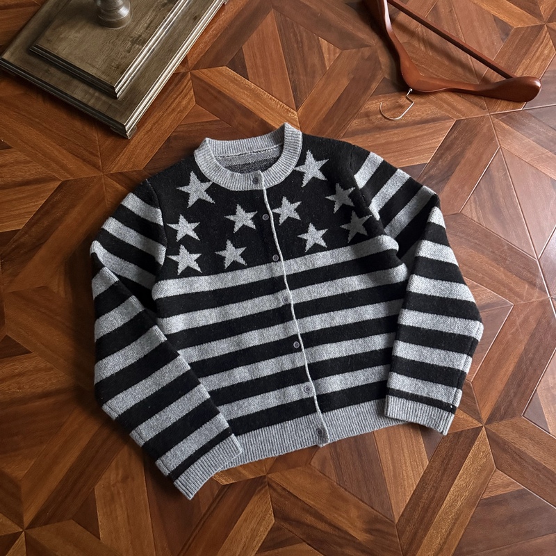 Dawnverse "Star Stripes" Color-Blocked Wool Knit Cardigan Sweater with Regular Shoulders, Street Style, Light Asian Style