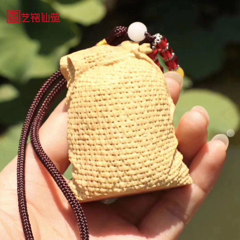 Boxwood blessing bag ornaments home handle pieces wood carving play TV cabinet ornaments file play key chain car pendant - Taobao