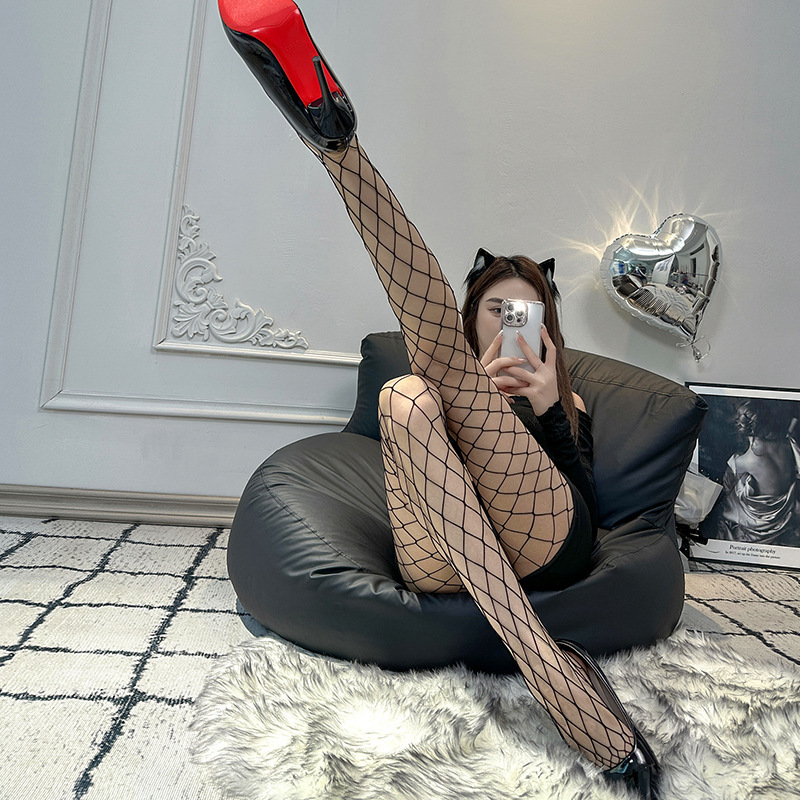 Tempting Fishnet Stockings, One-Piece Fishnet Pantyhose, No-Take-Off Large Fishnet Stockings, Medium and Small Internet Celebrity Stockings