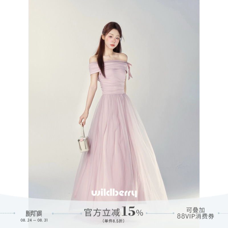 A Small Wildberry One-Shoulder Short-Sleeved Dress for Women, Summer 2026 New Style, French-Style Waist-Cinching, Slimming, Elegant Long Dress A Small Wildberry One-Shoulder Short-Sleeved Dress for Women, Summer 2026 New Style, French-Style Waist-Cinching, Slimming, Elegant Long Dress