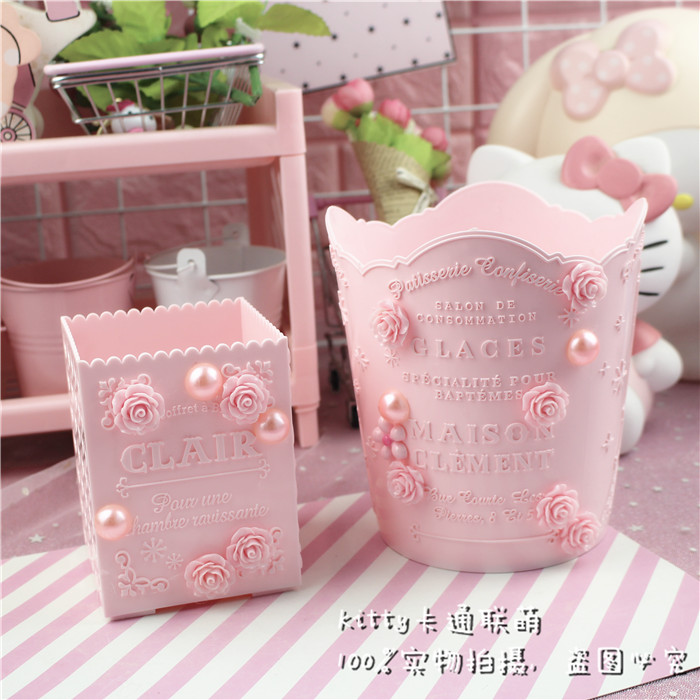Three years II Class Rose Lovely Creative Relief Pink Girl Hearts Make-up Brush Pen Holder Hollowed-out stationery collection
