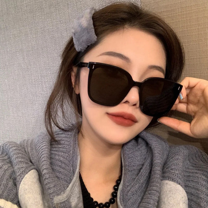 Sunglasses 2022 new trendy women's big round face thin polarized anti-UV sunglasses summer sunscreen beach