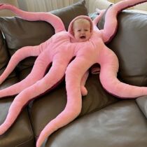 @Huihui good trembling and cute octopus baby octopus octopus Christmas dress weird dress pillow