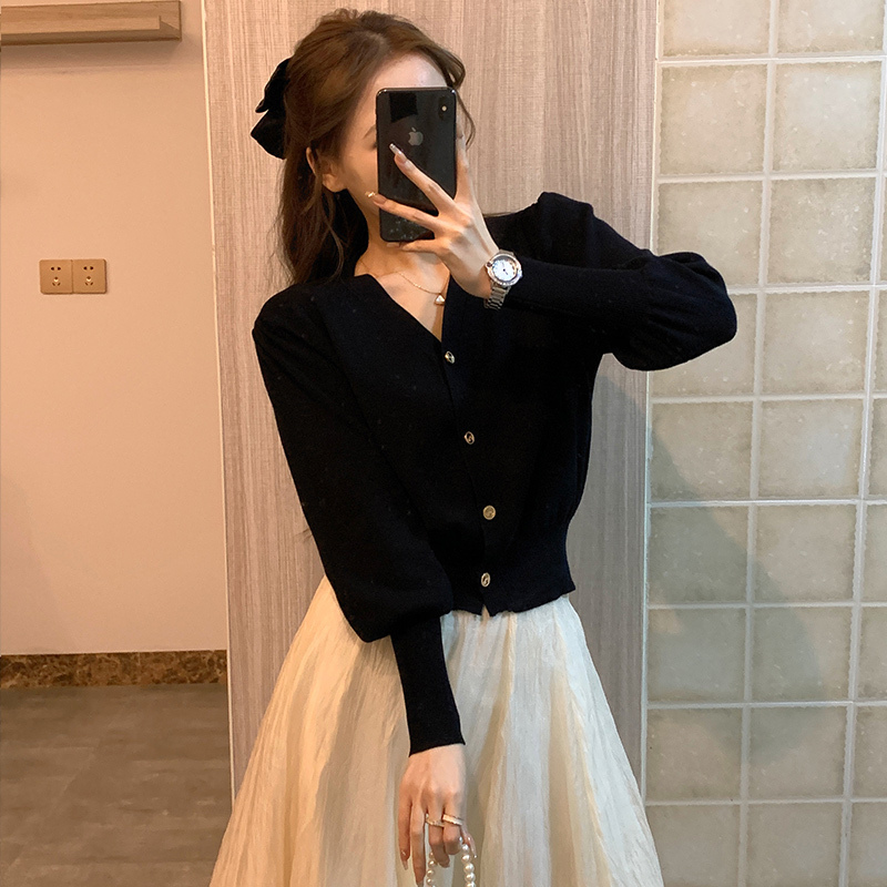 Black V Neck Knitted Cardigan for Women, Spring & Fall Waist-Cinching Sweater, Short Slim-Fitting Jacket, Stylish Puff-Sleeved Top Black V Neck Knitted Cardigan for Women, Spring & Fall Waist-Cinching Sweater, Short Slim-Fitting Jacket, Stylish Puff-Sleeved Top