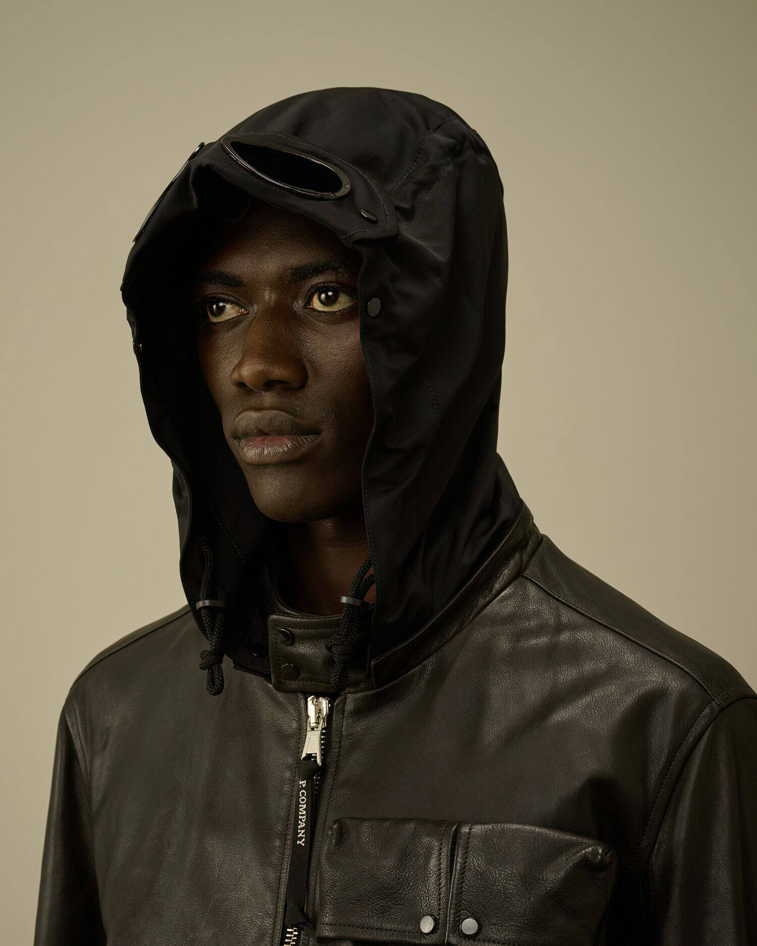 C.P.COMPANY FW25 съемный капюшон локомотив кожаная одежда куртка пальто 19CMOW297A Cpcompany/Compaq 
