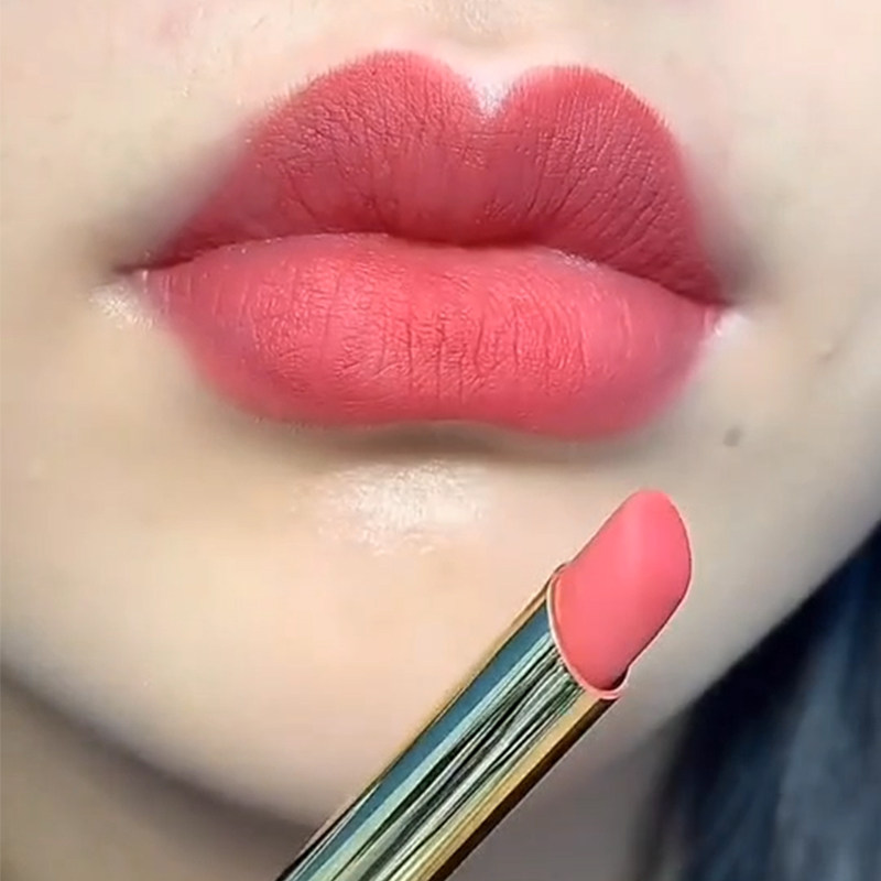 Non-fading, non-stick cup of milk tea, bean paste lipstick, raincoat, waterproof, non-fading, non-fading makeup artifact flagship store - Taobao