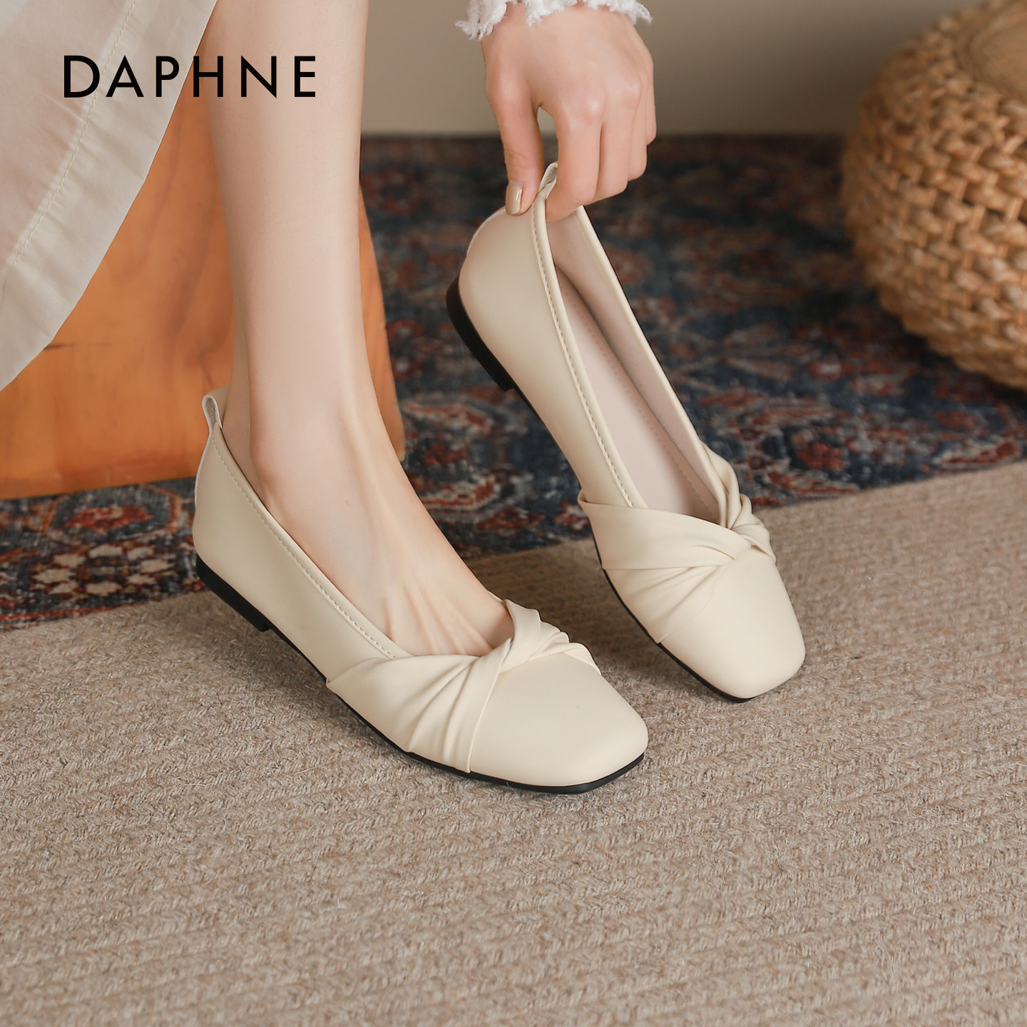 Тонкие туфли Daphne; новинка 2025 года; женская летняя обувь во французском стиле; нежные вечерние туфли на плоской подошве в белый горох; обувь для мамы