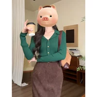 Зеленый трикотажный модный свитер, трикотажное осеннее термобелье, трикотажная осенняя куртка, в западном стиле, осенний