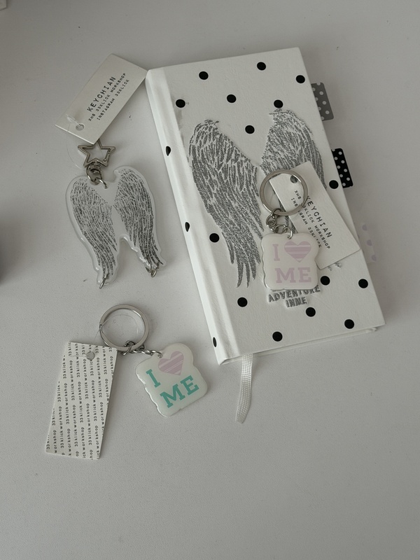 33Klick Original Design Acrylic Pendant Series Keychain Angel Wings I Love Me Keychain 33Klick Original Design Acrylic Pendant Series Keychain Angel Wings I Love Me Keychain