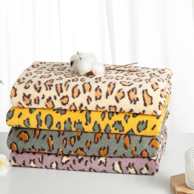 Manufacturer of Hanging Coral Velvet Towels, Adult Leopard Print Bath Towels, Household Towels, Square Towels, Soft and Absorbent Hanging Towels Manufacturer of Hanging Coral Velvet Towels, Adult Leopard Print Bath Towels, Household Towels, Square Towels, Soft and Absorbent Hanging Towels