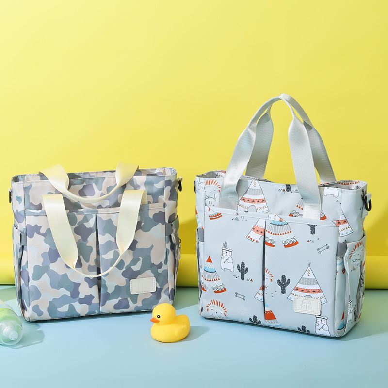 Baby going out to contain bag mommy bag hand baby out inclined satchel bag light portable fashion mother and baby bag