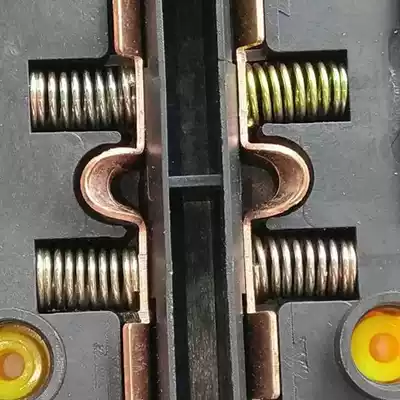 Anti-fall high-power 6000W socket wireless plug and socket household construction site plug board does not fall bad 10A16A wiring board