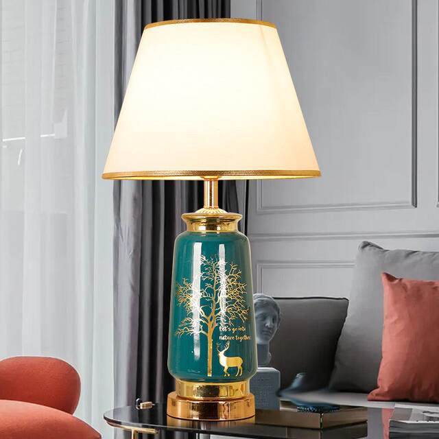 Table Lamp Bedroom Bedside Lamp European Style Light Luxury High-End Simple Modern Romantic Master Bedroom Wedding Room Warm and Stylish